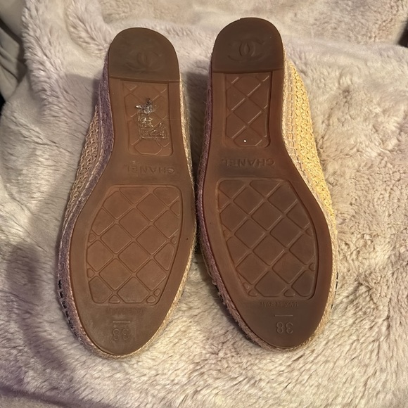 Chanel size 8 espadrilles. Original Dust bags included. - Picture 4 of 8